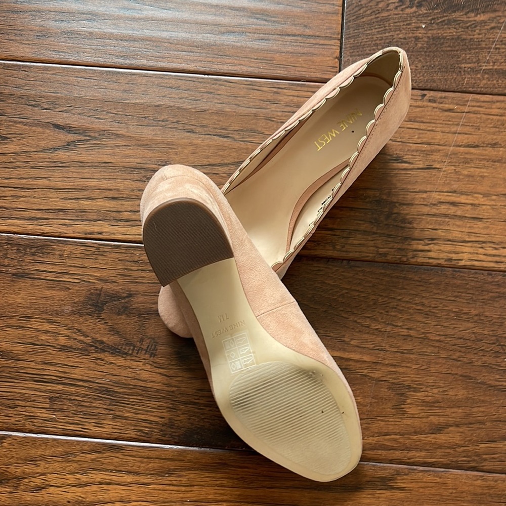 NINE WEST pretty pink scalloped edge suede pumps sz 7 - Picture 6 of 6